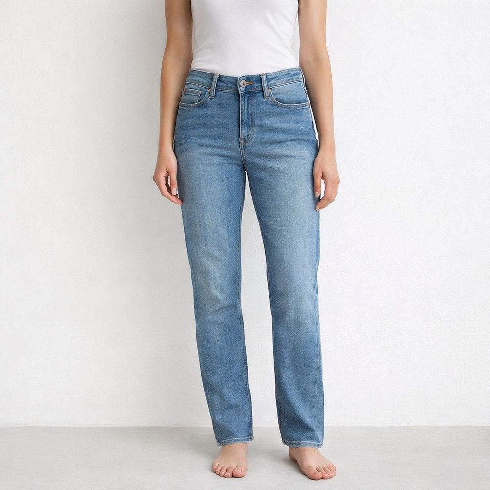 Levi’s 545 Low Waist Straight Leg Jeans Light Wash Size 8